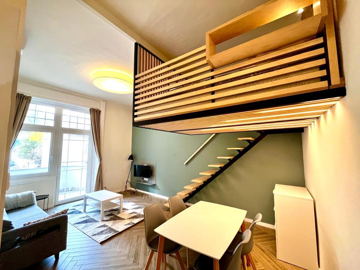 A96 Apartament *